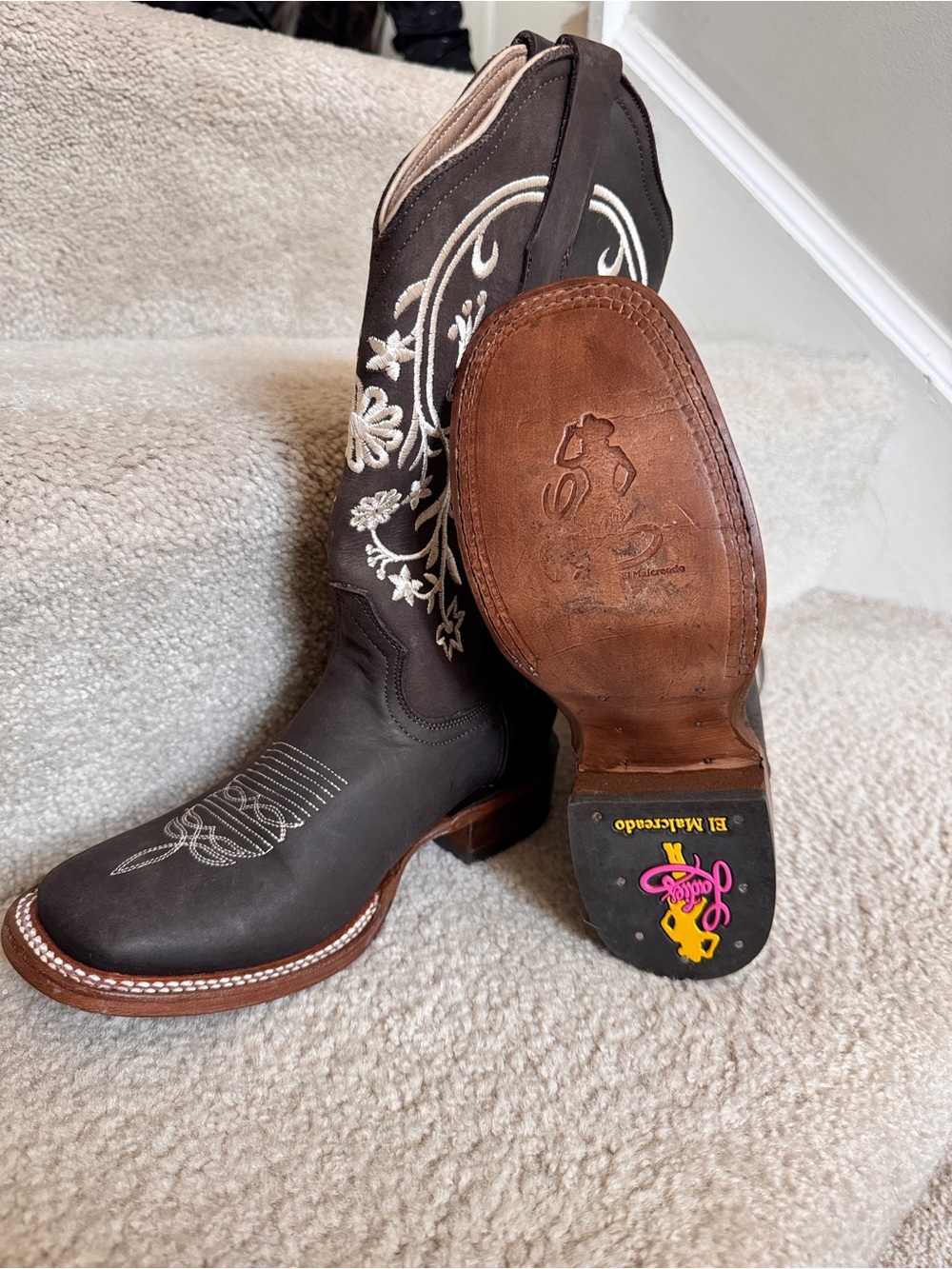 Embroidered Dark Brown Women's Lace-Up Western Boots - Picture 3 of 6